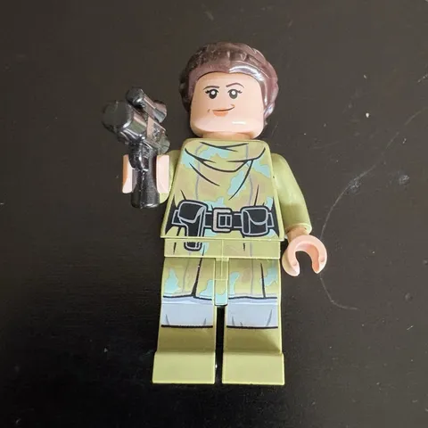 LEGO Star Wars Endor Princess Leia Minifigure Blaster Accessory Included Age 6+