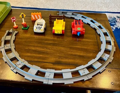 Lot of 9 pieces Lego Duplo  Track  -Curved slate gray,  3 cars, road signs