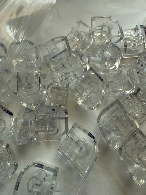 LEGO-NEW-#5846-TRANS CLEAR-SLOPE CURVED 2 X 2 CORNER/ROUND/STUD-4 PIECES