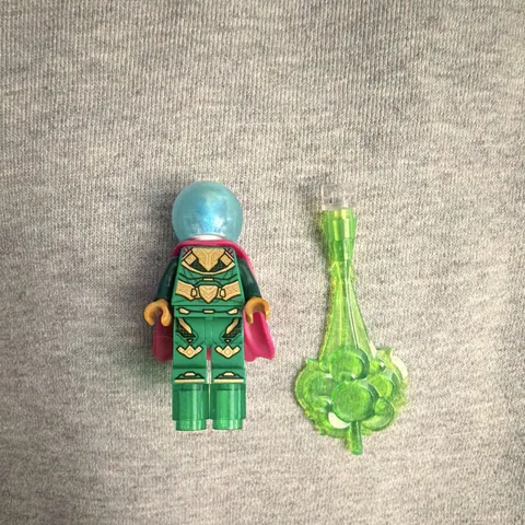 LEGO Mysterio, mini figure all accessories included in the photos ￼