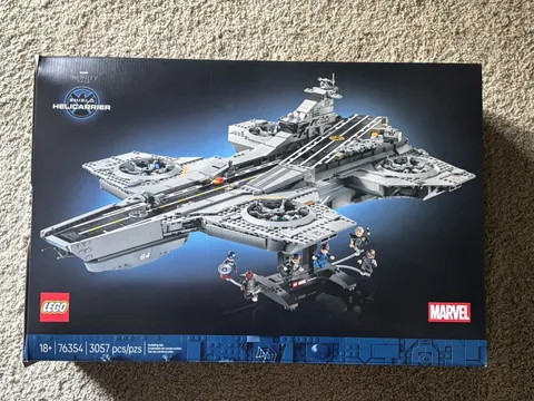 **READ** LEGO 76354 Shield Helicarrier NO MINIFIGURES. Comes In Original Box!
