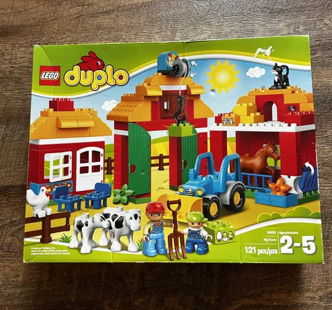 New Sealed LEGO DUPLO Big Farm 10525 - Imperfect Box -Farmer Cow Chicken Tractor