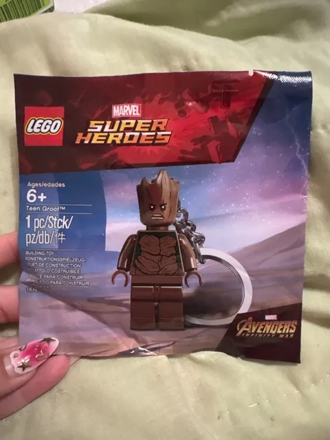 LEGO Marvel Super Heroes Teen Groot Keychain Set 5005244 -  New Sealed Retired