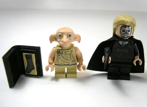 2010 LEGO Harry Potter Dobby Elf hp105 & Lucius Malfoy hp104 minifigures