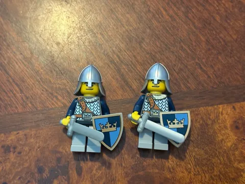 lego fantasy knights crown knights lot of 2: scale mail with chest strap