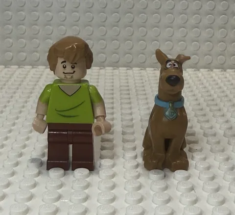 LEGO Scooby-Doo Shaggy Minifigure scd001 & Sitting Scooby Dog Figure Set 75900