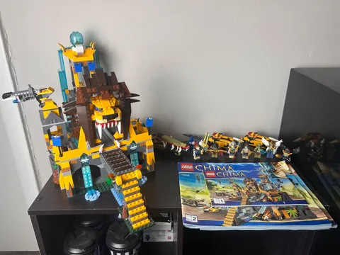 LEGO LEGENDS OF CHIMA: The Lion Chi Temple (70010)