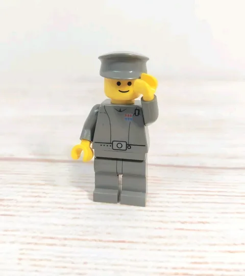 Lego Star Wars Imperial Officer Minifigure sw0046 Police Cap Yellow Head Grin