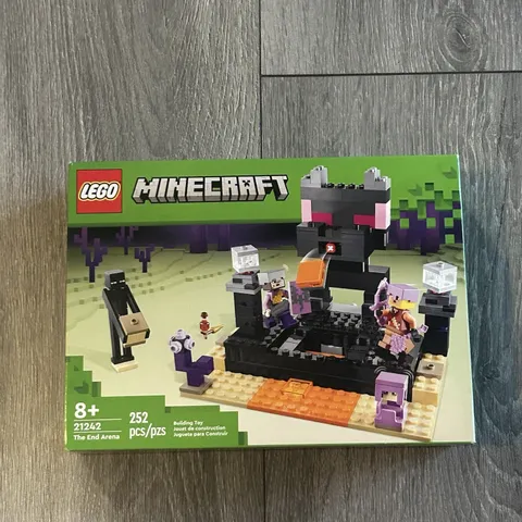 LEGO Minecraft: The End Arena Retired (21242) New Sealed