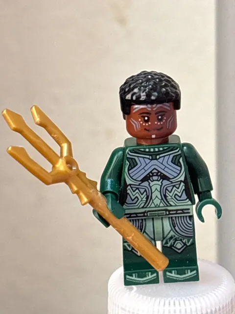 LEGO® Minifig sh0844 - Nakia - Dark Green Suit