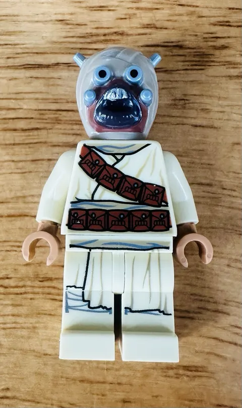 LEGO Star Wars Tusken Raider Minifigure sw1074 Dark Tan Head with Spikes