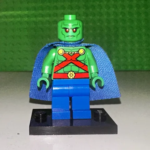 LEGO Martian Manhunter DC Comics Super Heroes Minifigure missing collar
