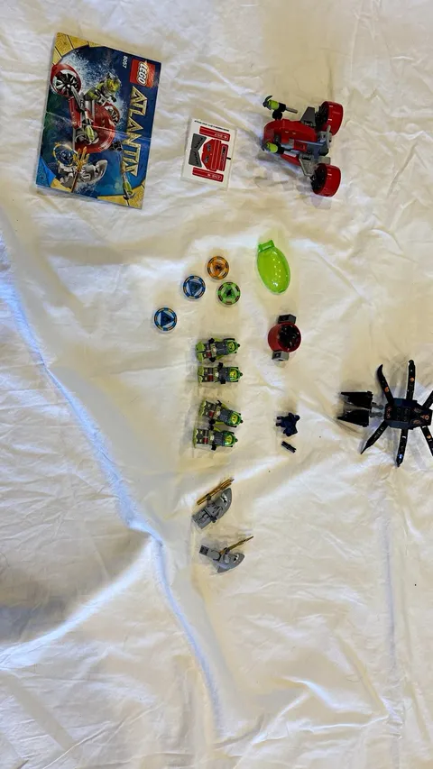 LEGO Atlantis 8057 Wreck Raider 191 pcs (2010) Complete Set w/ Manual plus extra