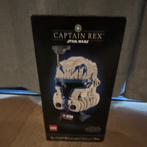 LEGO Star Wars Captain Rex Helmet 75349 854 pcs w/ Display Stand