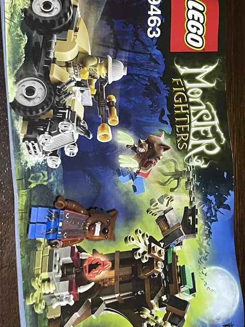 LEGO Monster Fighters Werewolf/Wolfman Minifigure Red Torso Blue Legs 9463