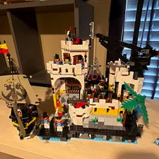 LEGO Icons Pirates Eldorado Fortress 10320 2509 pcs 18+ w/ Box, Instructions