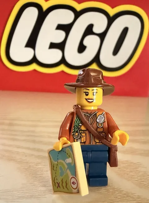 Lego City Jungle Explorer Minifigure With Accessories 