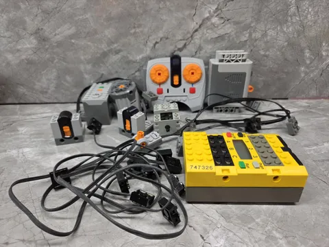 Genuine Lego POWER FUNCTIONS Lot Receiver Battery Boxes Motor Remote Control Ext