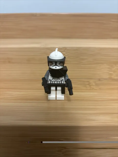 LEGO Clone Trooper Minifigure w/ Pauldron & Kama - 8014 Star Wars / Clone Wars