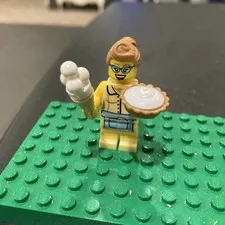 LEGO 71002 Collectible Minifigures Series 11 Diner Waitress With Pie Ice cream
