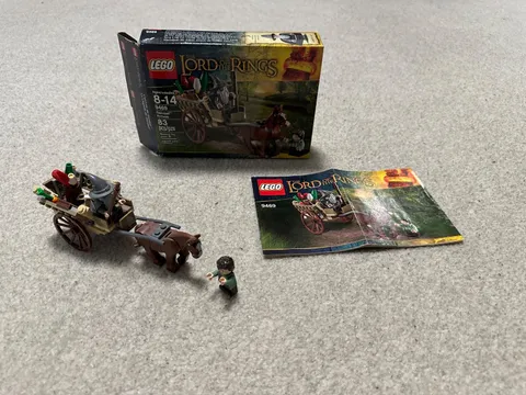 LEGO The Lord of the Rings Gandalf Arrives (9469) minifigs, box & instructions