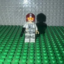 LEGO Star Wars Minifigure Sandspeeder Pilot Dark Red Helmet sw0882 set 75204