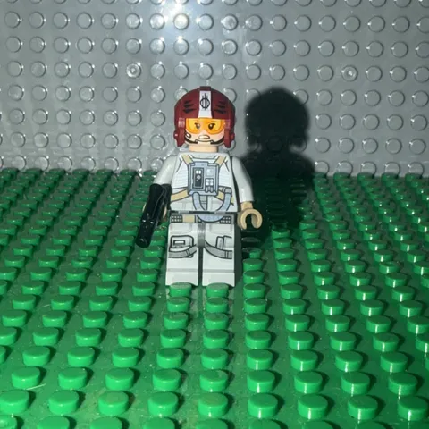 LEGO Star Wars Minifigure Sandspeeder Pilot Dark Red Helmet sw0882 set 75204