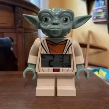 LEGO - Star Wars Yoda 7 Inch Tall Figurine Digital Alarm Clock - Works!