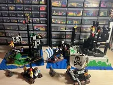 LEGO 90’s Pirates Lot Rock Island Refuge Forbidden Island Rafts 17 Minifigures