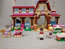 LEGO FRIENDS: Heartlake Riding Club (41126)