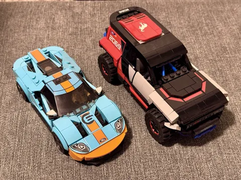 LEGO SPEED CHAMPIONS: Ford GT Heritage Edition & Bronco R (76905)