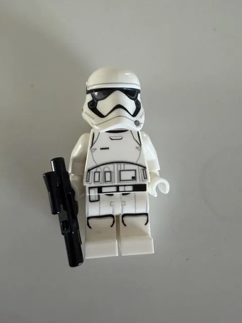 LEGO STAR WARS -- FIRST ORDER STORMTROOPER MINIFIGURE COMPLETE W BLASTER SW0667