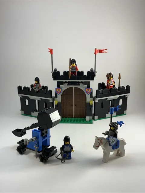 LEGO 6059 Knight’s Stronghold Castle Black Knights 100% Complete w/ Manual