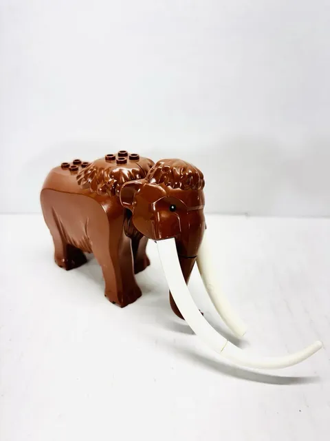 LEGO Reddish Brown Woolly Mammoth Mini Figure 60195 Arctic Animal