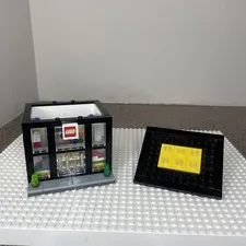 LEGO 3300003 Lego Store Limited Edition SET 98% Complete