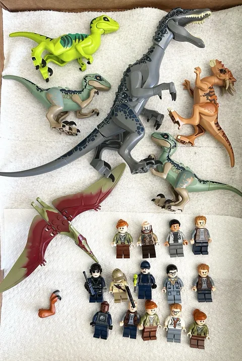 Lego Jurassic World Dinosaur And Mini Figurines Lot Of 20 Baryonyx Velociraptor