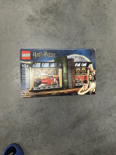 Lego Harry Potter Book Nook: Hogwarts Express Building Set (NWT)