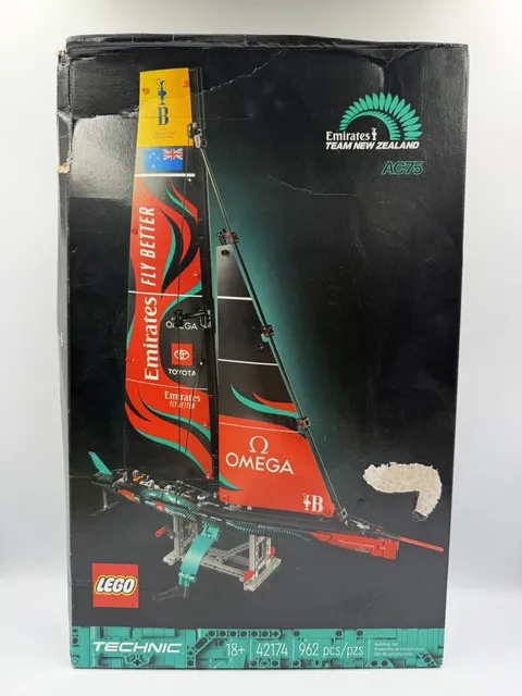 LEGO Technic 42174 Emirates Team New Zealand AC75 Yacht 962pcs (Damaged Box)