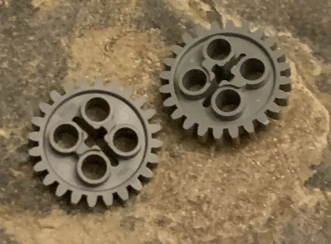 LEGO Technic Part 3648 Light Gray Gear 24 Tooth with 1 Axle Hole Genuine MOC. 2