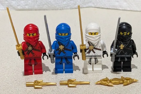 Lego Ninjago Lot of 4 THE GOLDEN WEAPONS minifigs KAI, Jay, ZANE, Cole