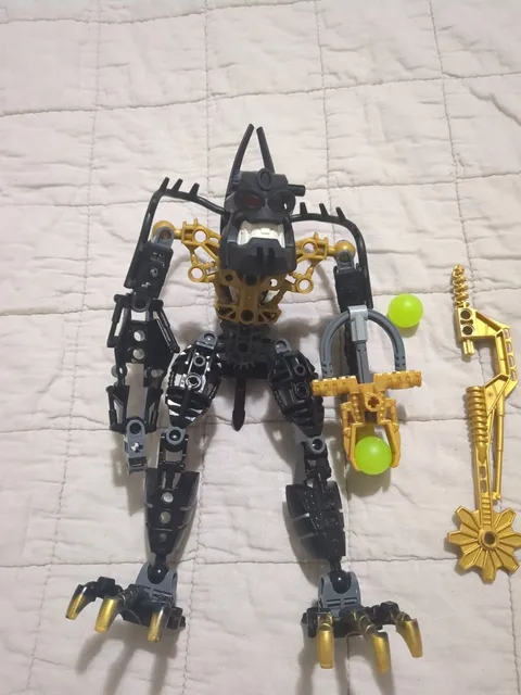Lego Bionicle Piraka Reidak (Working Eyes) 2 Zamor Spheres