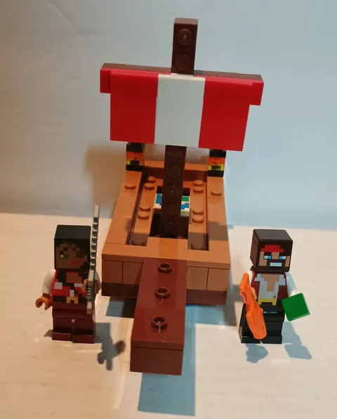 LEGO 21259 MINECRAFT  The Pirate Ship Voyage Used Complete No Box or Manual ++