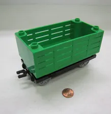Lego Duplo BLACK FLAT BED TRAIN CHASSIS CAR w/ GREEN CATTLE CAR TOPPER 