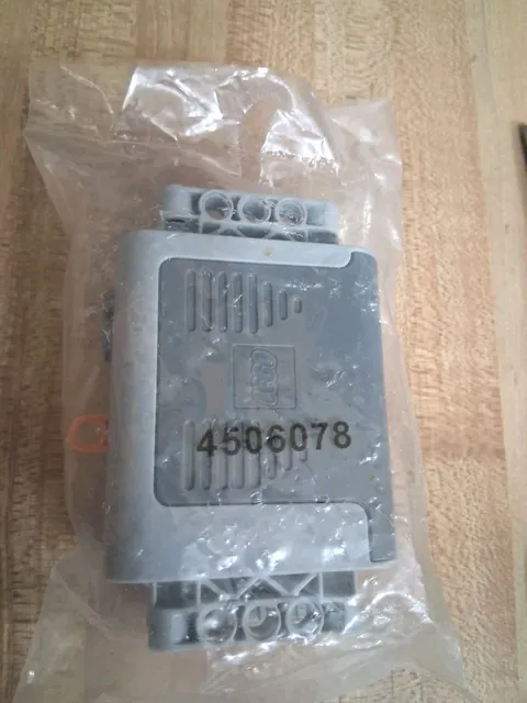 New Genuine LEGO Power Functions AA BATTERY Box Retired Part
