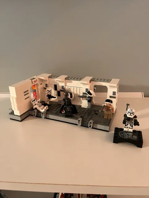LEGO Star Wars Set 75387 - Boarding The Tantive IV - Used Complete With Fives