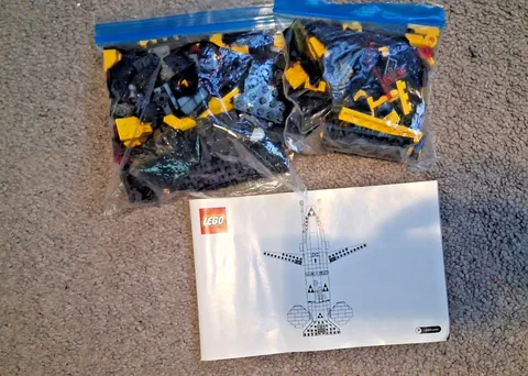 LEGO Icons: Blacktron Cruiser (40580)