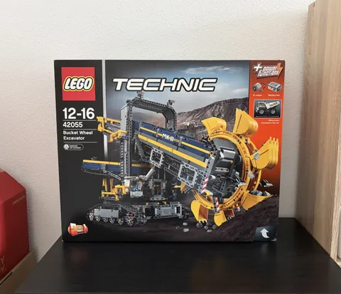 LEGO TECHNIC 42055: Bucket Wheel Excavator Bucket Wheel Excavator NEW & Unopened