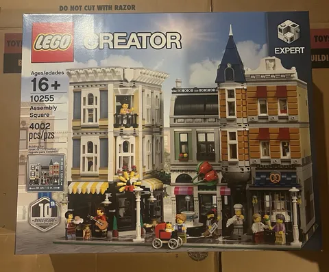LEGO Creator 10255 Assembly Square brand new sealed box Modular Building