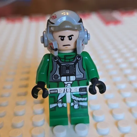LEGO Rebel Pilot A-wing - Green Jumpsuit with Dark Bluish 75427 sw1510 Minifig