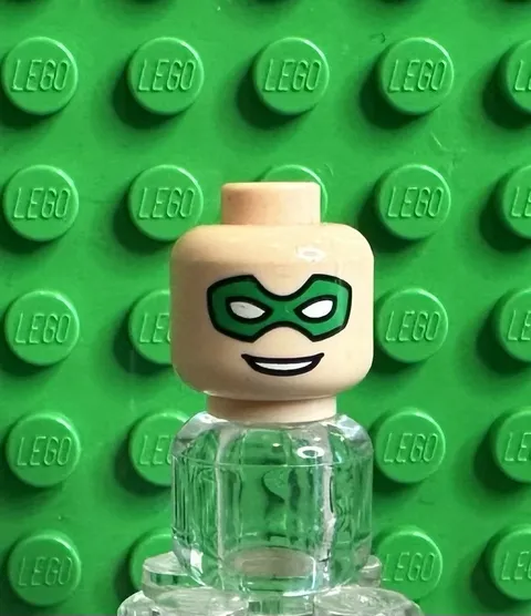 LEGO Batman - Minifig, Head Green Mask with Eye Holes and Smile (Robin) - READ